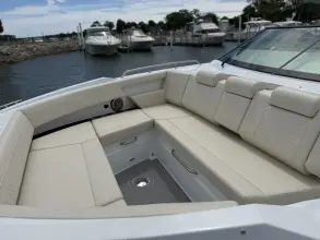 Thumbnail von Cruisers Yachts 38 GLS OB