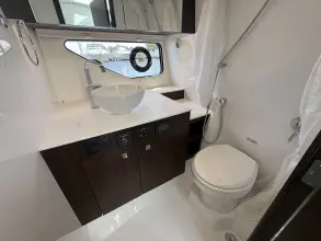 Thumbnail von Cruisers Yachts 38 GLS OB