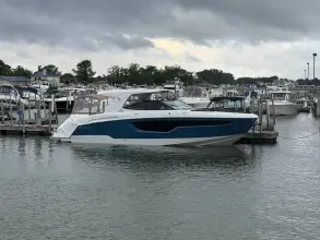 Thumbnail von Cruisers Yachts 38 GLS OB
