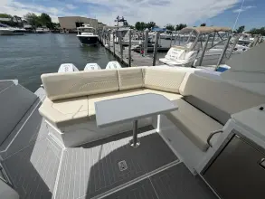 Thumbnail von Cruisers Yachts 38 GLS OB
