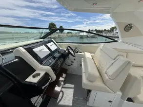Thumbnail von Cruisers Yachts 38 GLS OB