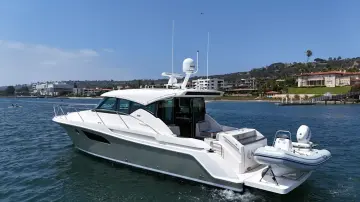Tiara Yachts C44