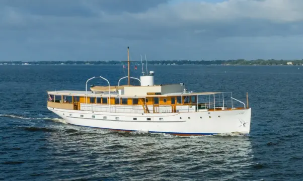 Mathis Yacht Building Company Trumpy Fantail INNISFAIL