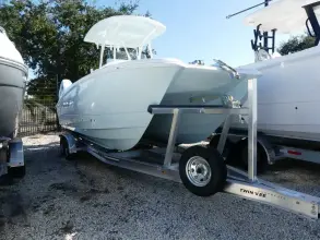 Twin Vee 240 STX CC