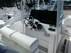 Thumbnail von Twin Vee 240 STX CC