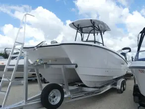Twin Vee 240 GFX2 DC