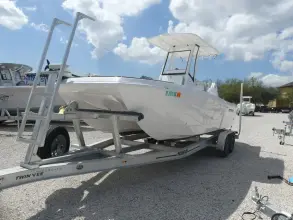 Twin Vee Bay Cat 22
