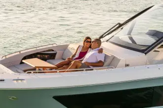 Thumbnail von Sea Ray 370 Sundancer Outboard