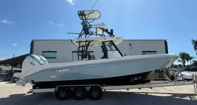 Everglades 335 CC