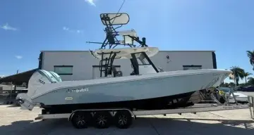 Everglades 335 CC