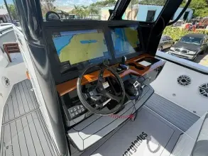 Thumbnail von Everglades 335 CC