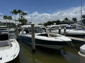 Thumbnail von Boston Whaler 350 Realm