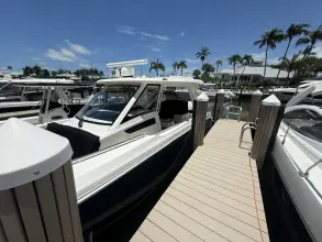 Thumbnail von Boston Whaler 350 Realm