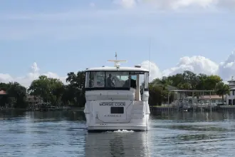 Thumbnail von Sea Ray 40 Motor Yacht Morse Code