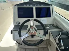 Thumbnail von Boston Whaler 320 Vantage