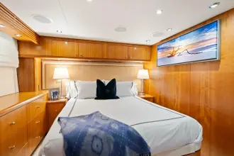 Thumbnail von Hatteras 	100 Motor Yacht  MAGIC