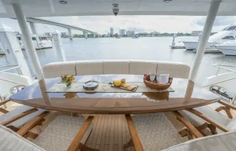Thumbnail von Cheoy Lee 95 Motor Yacht FOOTLOOSE