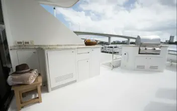 Thumbnail von Cheoy Lee 95 Motor Yacht FOOTLOOSE