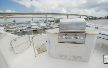 Thumbnail von Cheoy Lee 95 Motor Yacht FOOTLOOSE
