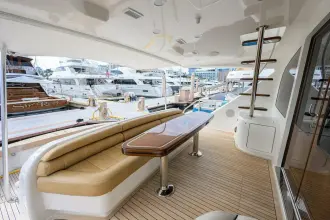 Thumbnail von Viking 92 Enclosed Bridge SPECULATOR