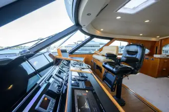 Thumbnail von Viking 92 Enclosed Bridge SPECULATOR
