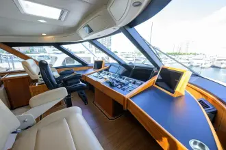 Thumbnail von Viking 92 Enclosed Bridge SPECULATOR