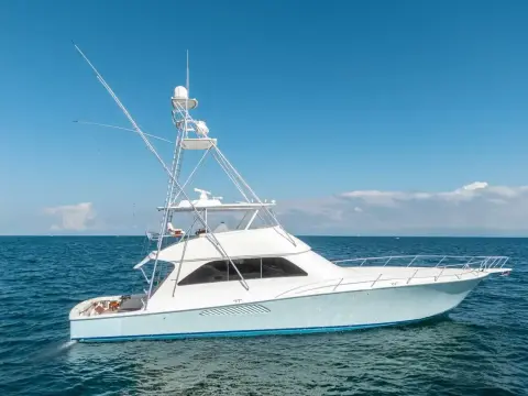 Viking 68 Convertible RUNNING OVER
