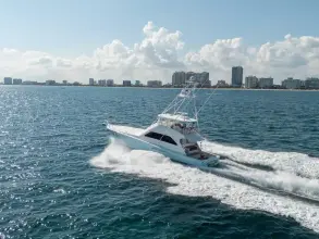 Thumbnail von Viking 68 Convertible RUNNING OVER