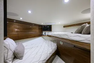 Thumbnail von Viking 54 Convertible Dog House