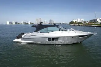 Cruisers Yachts 45 Cantius