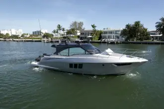 Thumbnail von Cruisers Yachts 45 Cantius