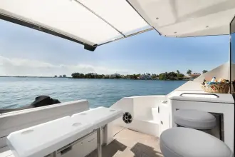 Thumbnail von Cruisers Yachts 45 Cantius