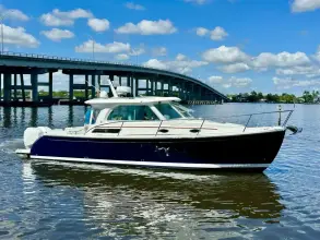 Back Cove 34O SHE'S A LADY