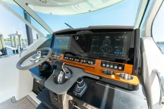 Thumbnail von Tiara Yachts 38 LS LA DOLCE VITA