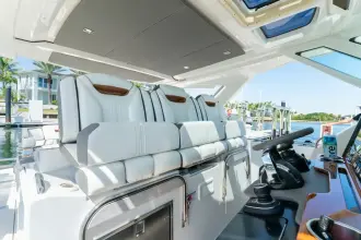 Thumbnail von Tiara Yachts 38 LS LA DOLCE VITA