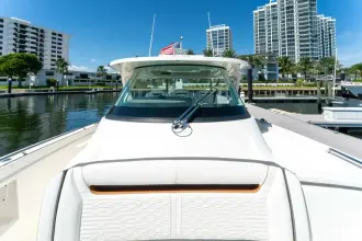 Thumbnail von Tiara Yachts 38 LS LA DOLCE VITA