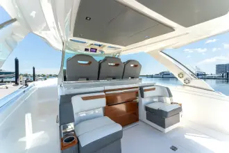 Thumbnail von Tiara Yachts 38 LS LA DOLCE VITA
