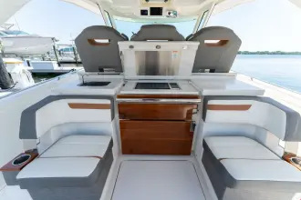 Thumbnail von Tiara Yachts 38 LS LA DOLCE VITA