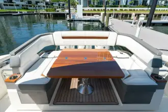 Thumbnail von Tiara Yachts 38 LS LA DOLCE VITA