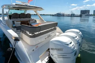 Thumbnail von Tiara Yachts 38 LS LA DOLCE VITA