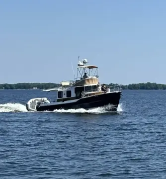 Ranger Tugs R-31 CB ALTO
