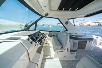Thumbnail von Sea Ray 320 Sundancer