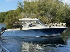 Grady White Freedom 335 T/T ELYSIAN