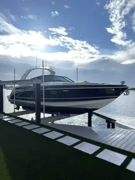 Formula 330 Crossover Bowrider