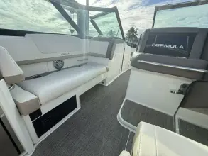 Thumbnail von Formula 330 Crossover Bowrider