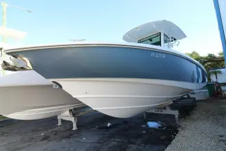 Thumbnail von Boston Whaler 320 Outrage Better Than Most