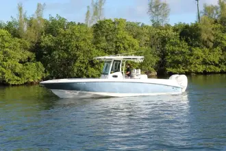 Thumbnail von Boston Whaler 320 Outrage Better Than Most