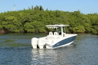 Thumbnail von Boston Whaler 320 Outrage Better Than Most
