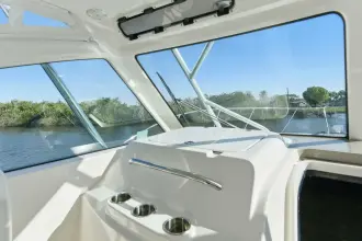 Thumbnail von Tiara Yachts 3100 Open Serenity