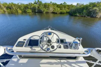 Thumbnail von Tiara Yachts 3100 Open Serenity